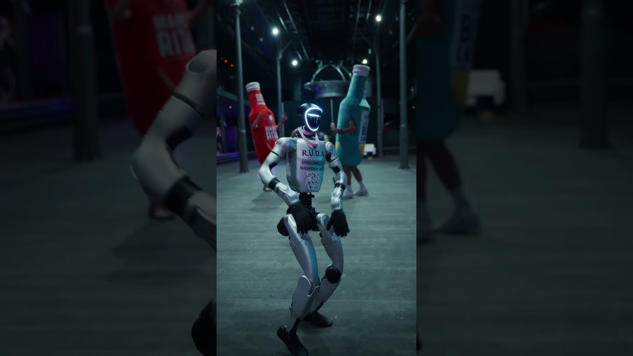 INFLUCON 2026 — cuando un robot humanoide llega al festival de influencers